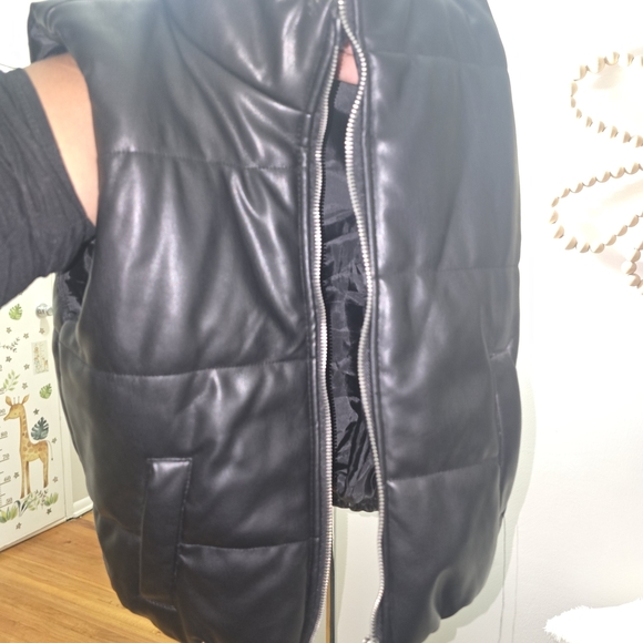 Kensie Girl Black Puffer Vest - Picture 8 of 10